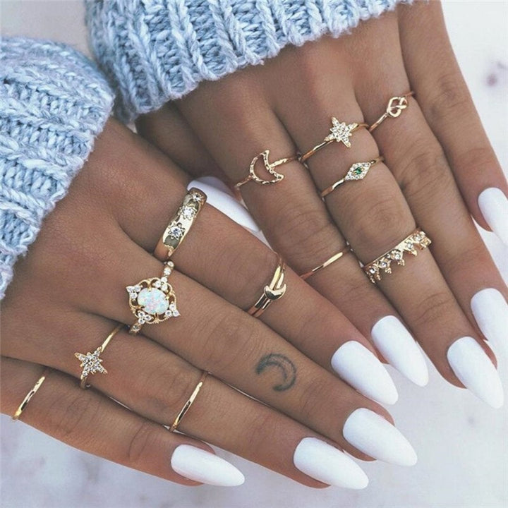 Exclusive set of 8 to 12 rings