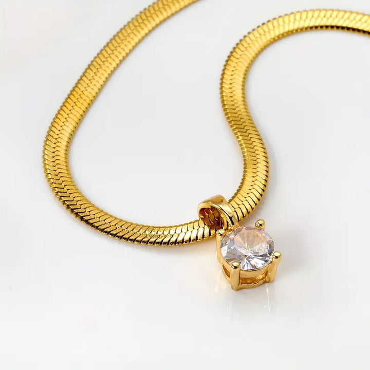 Chic Rhinestone Pendant Necklace | Gold Finish