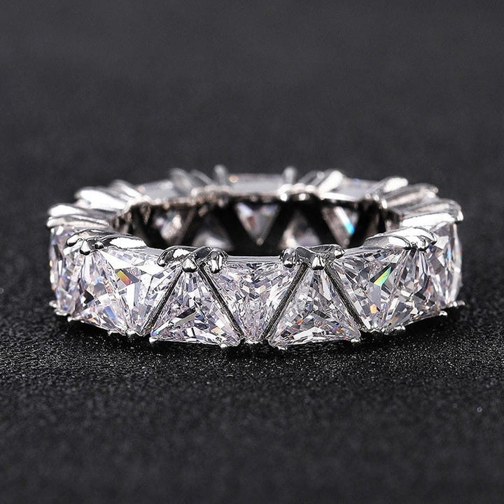 Retro Triangular Gemstone Ring