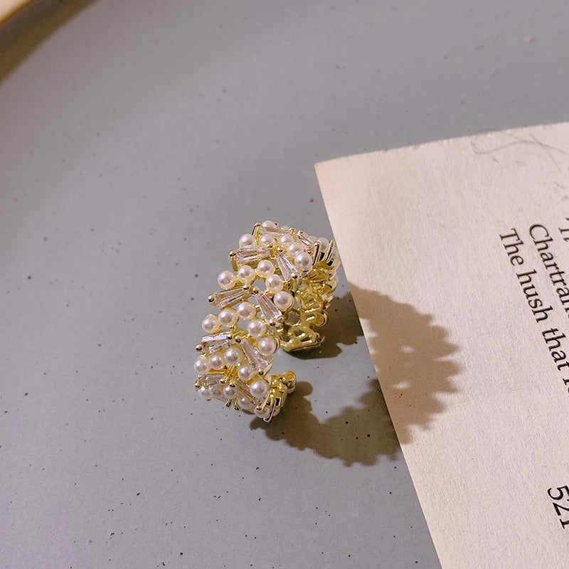 Elegant Gold Pearl Ring