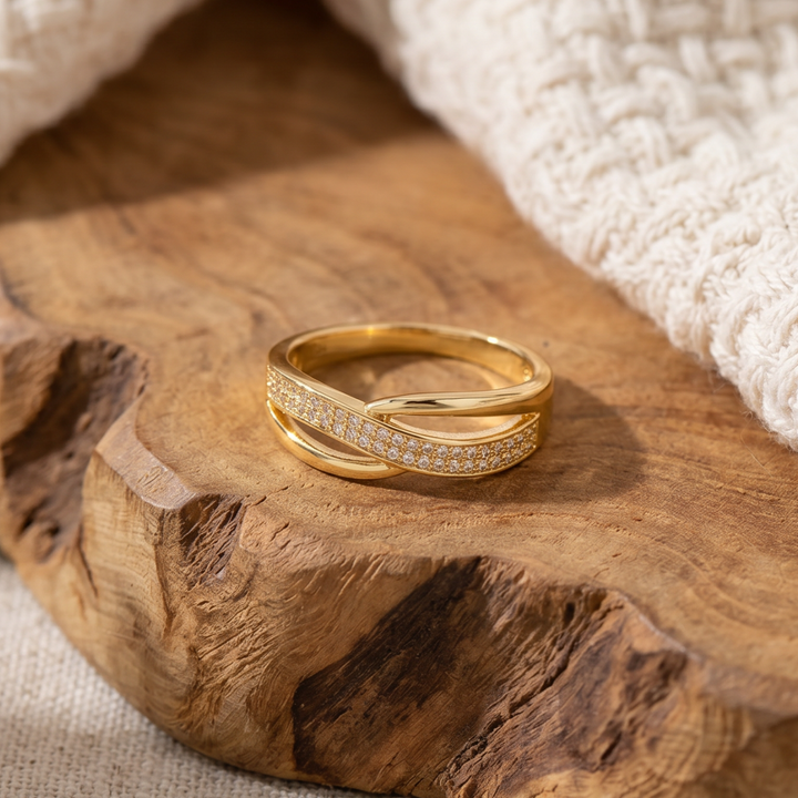 Catherine – Timeless Gold Ring with Zirconia Accents