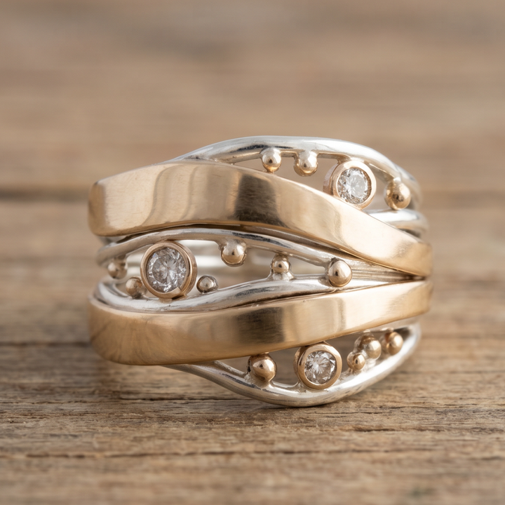 Vintage-Inspired Wavy Gold Zirconia Ring