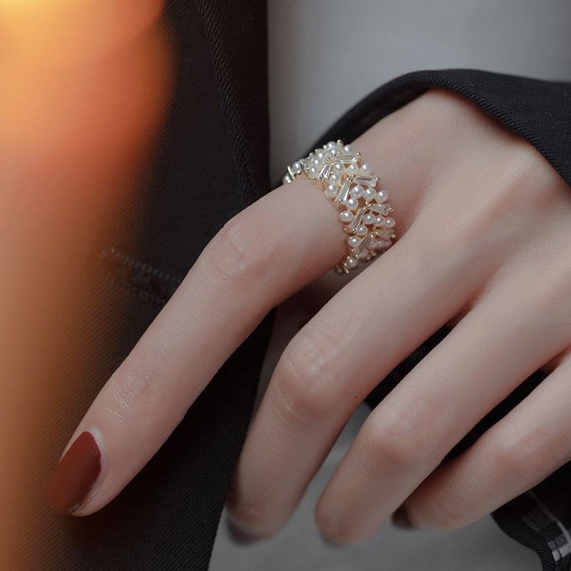 Elegant Gold Pearl Ring
