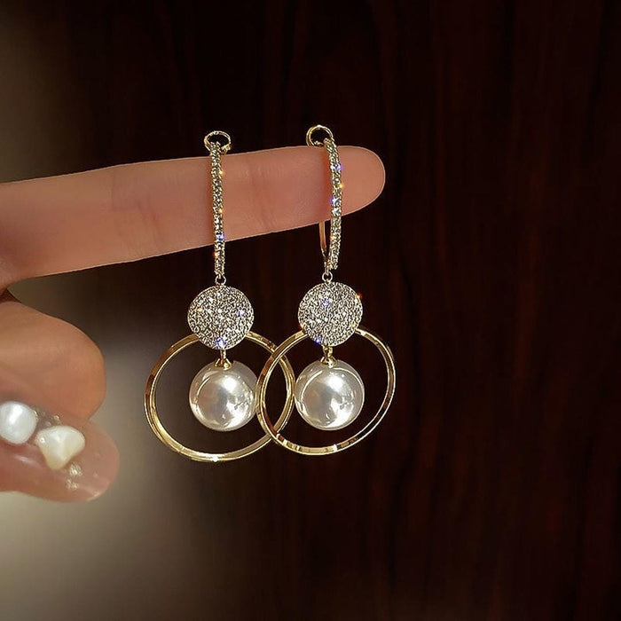 Earrings Featuring Cultured Pearls and Decorative Beads