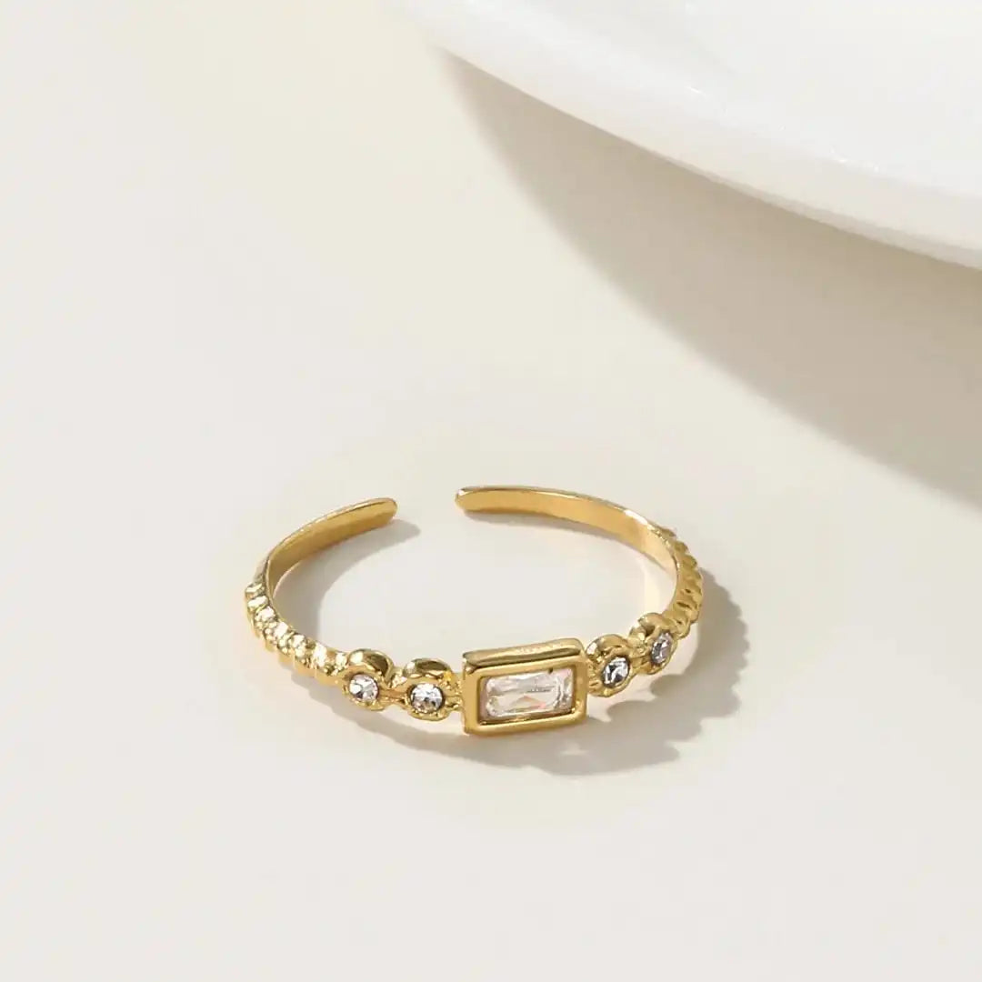 Baguette Station Adjustable Ring