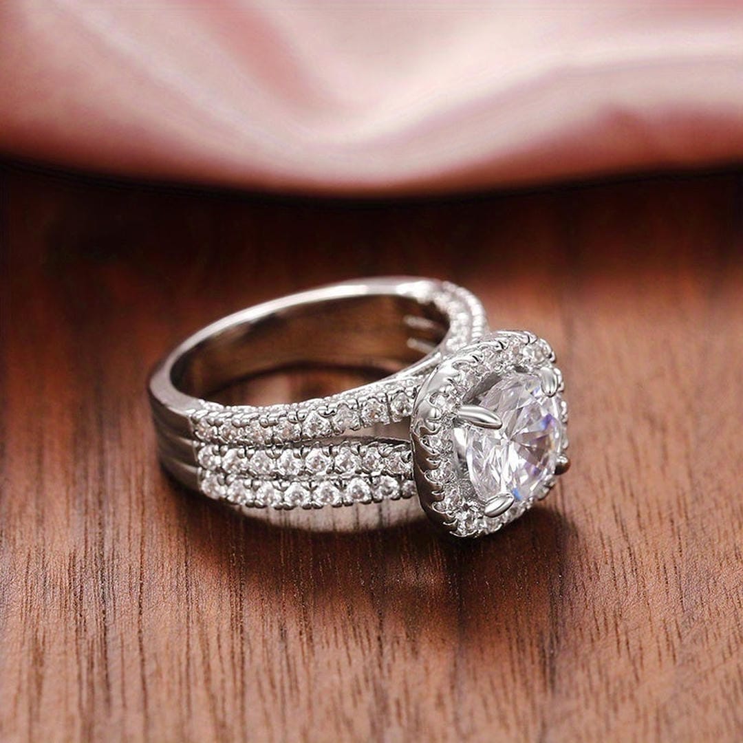 Cushioned Halo Pavé Statement Band