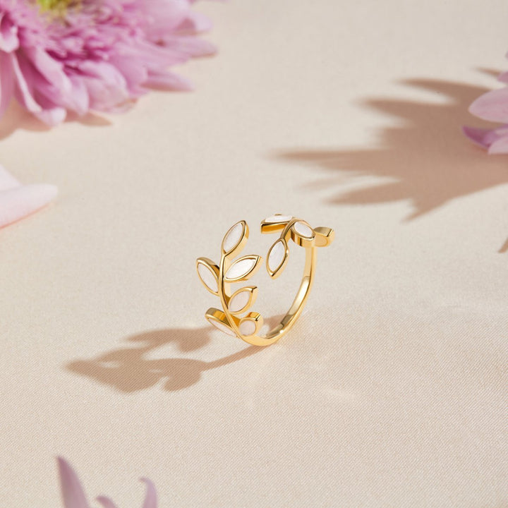 Golden Leaf Design Ring