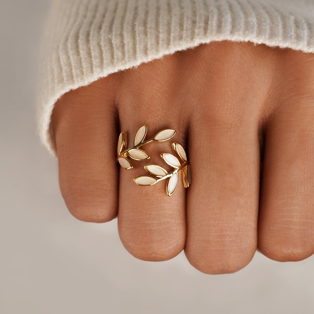 Golden Leaf Design Ring