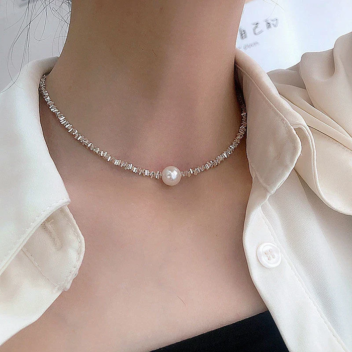 Sophisticated Pearl Pendant Necklace