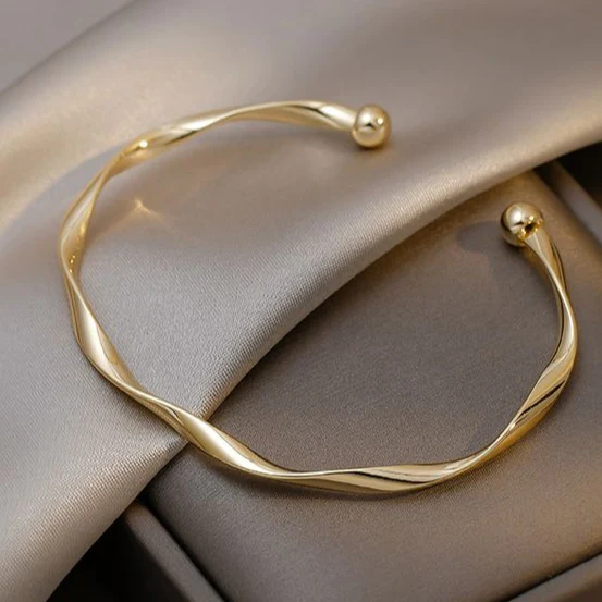 Stylish Golden Open Cuff Bangle