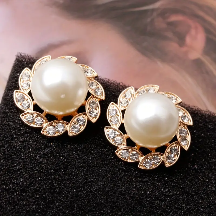 Sophisticated Pearl and Gleaming Leaf Earrings