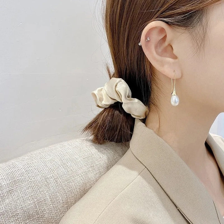 Helena Timeless Pearl Earrings